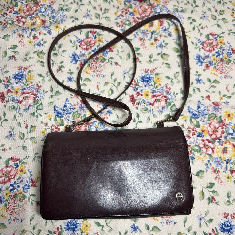 Vintage Etienne Aigner Crossbody Wallet/Purse in Classic Burgundy